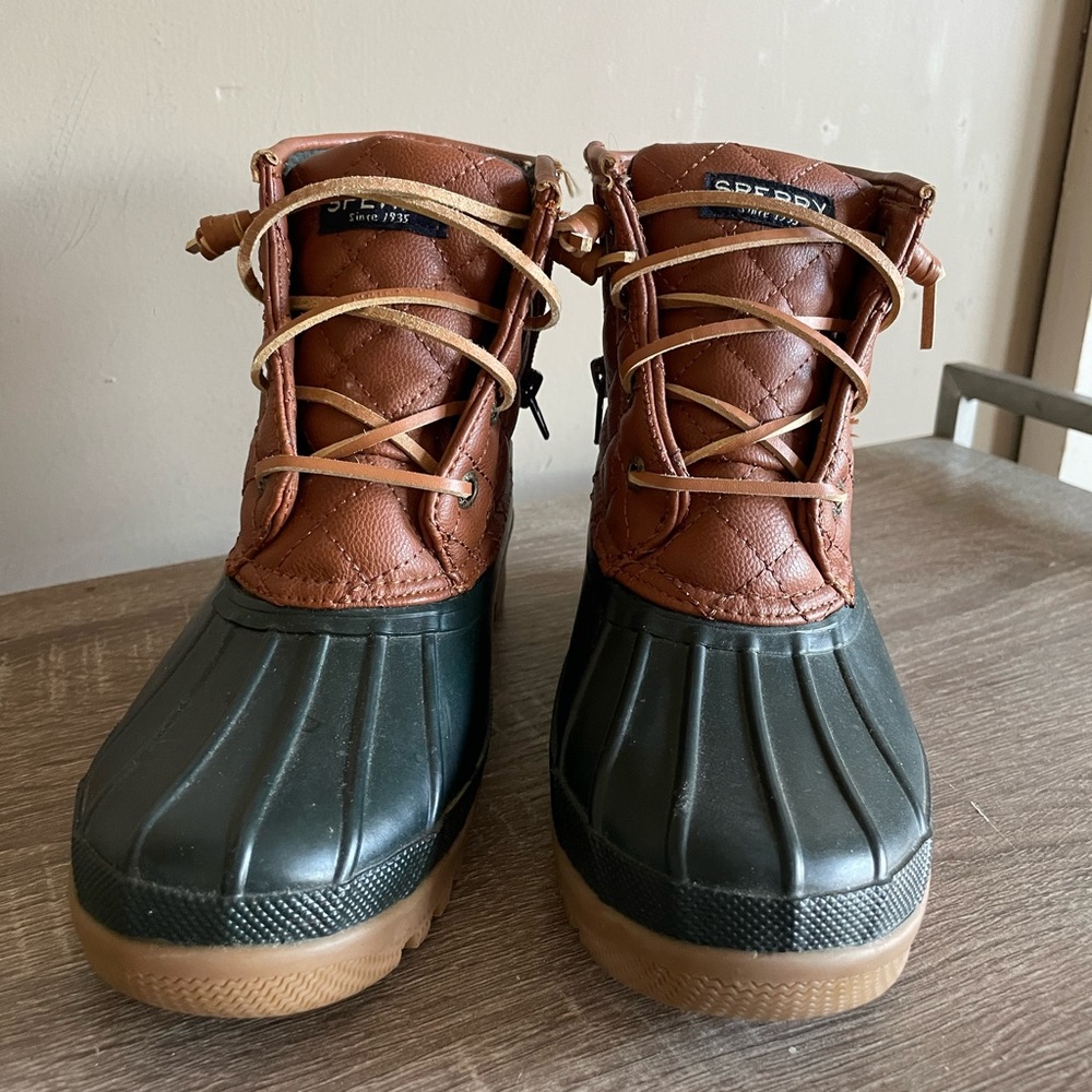 Women’s Sperry saltwater duck boot